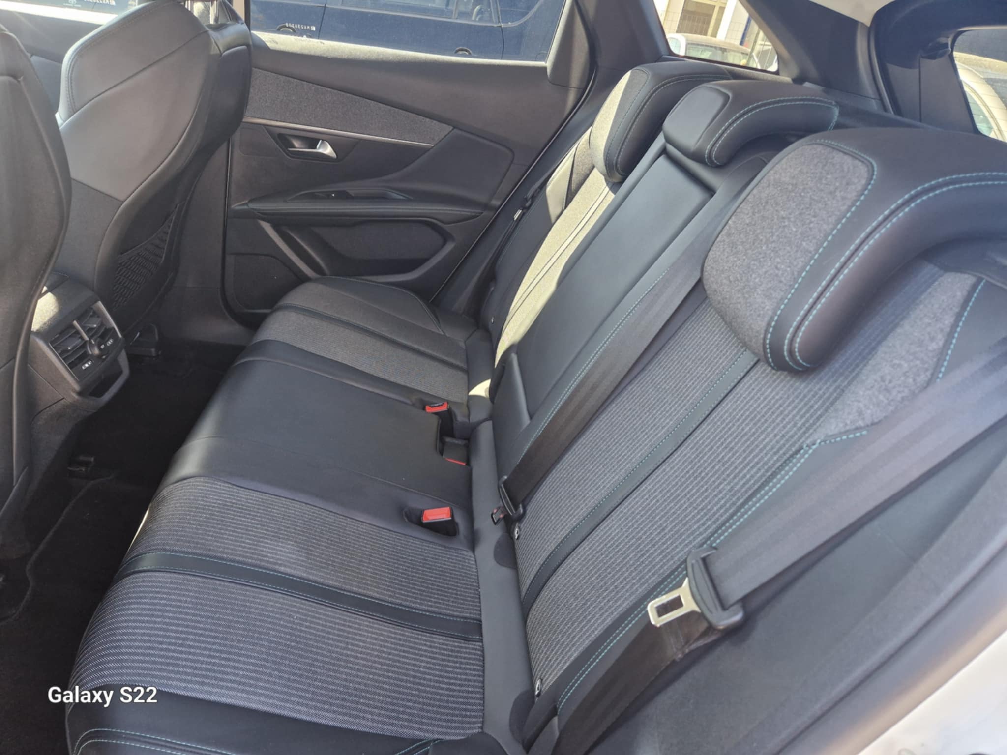 PEUGEOT 3008 BlueHDI 130 EAT8 S&S Allure Pack