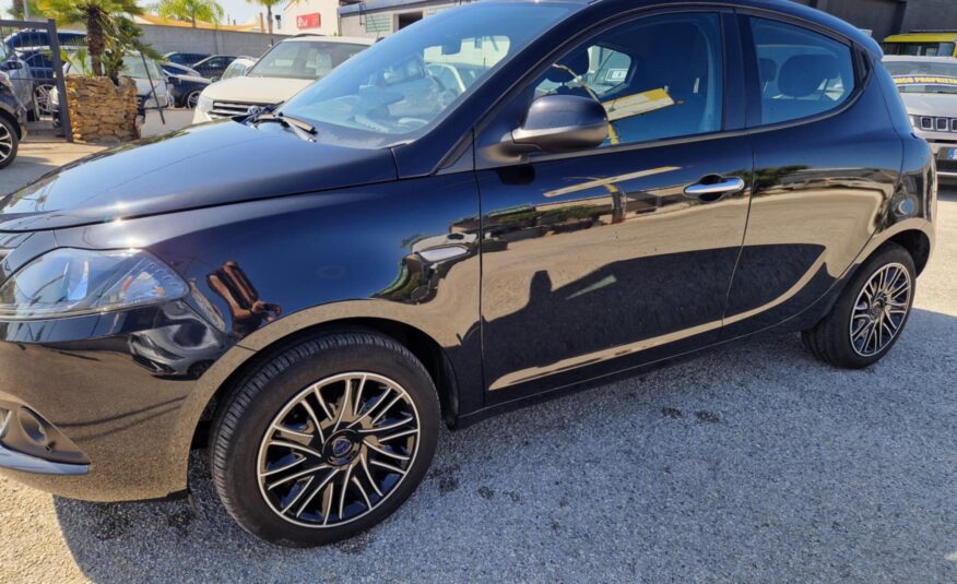LANCIA YPSILON 1.0 FireFly 70 CV Start&Stop Hybrid GOLD