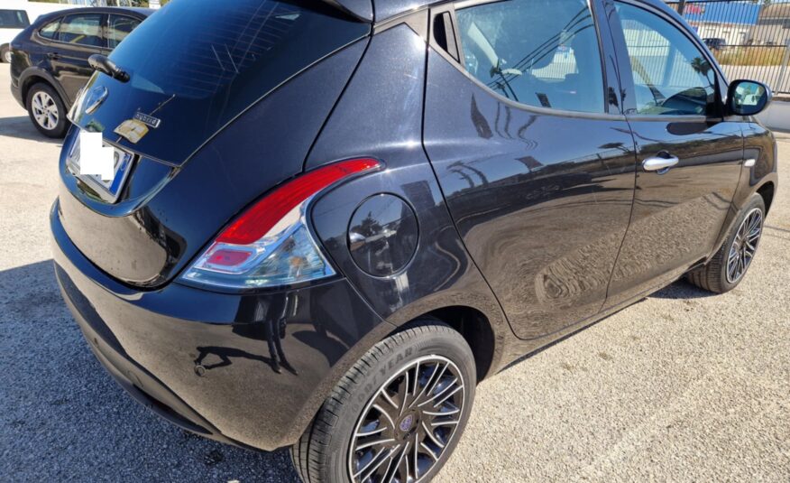 LANCIA YPSILON 1.0 FireFly 70 CV Start&Stop Hybrid GOLD