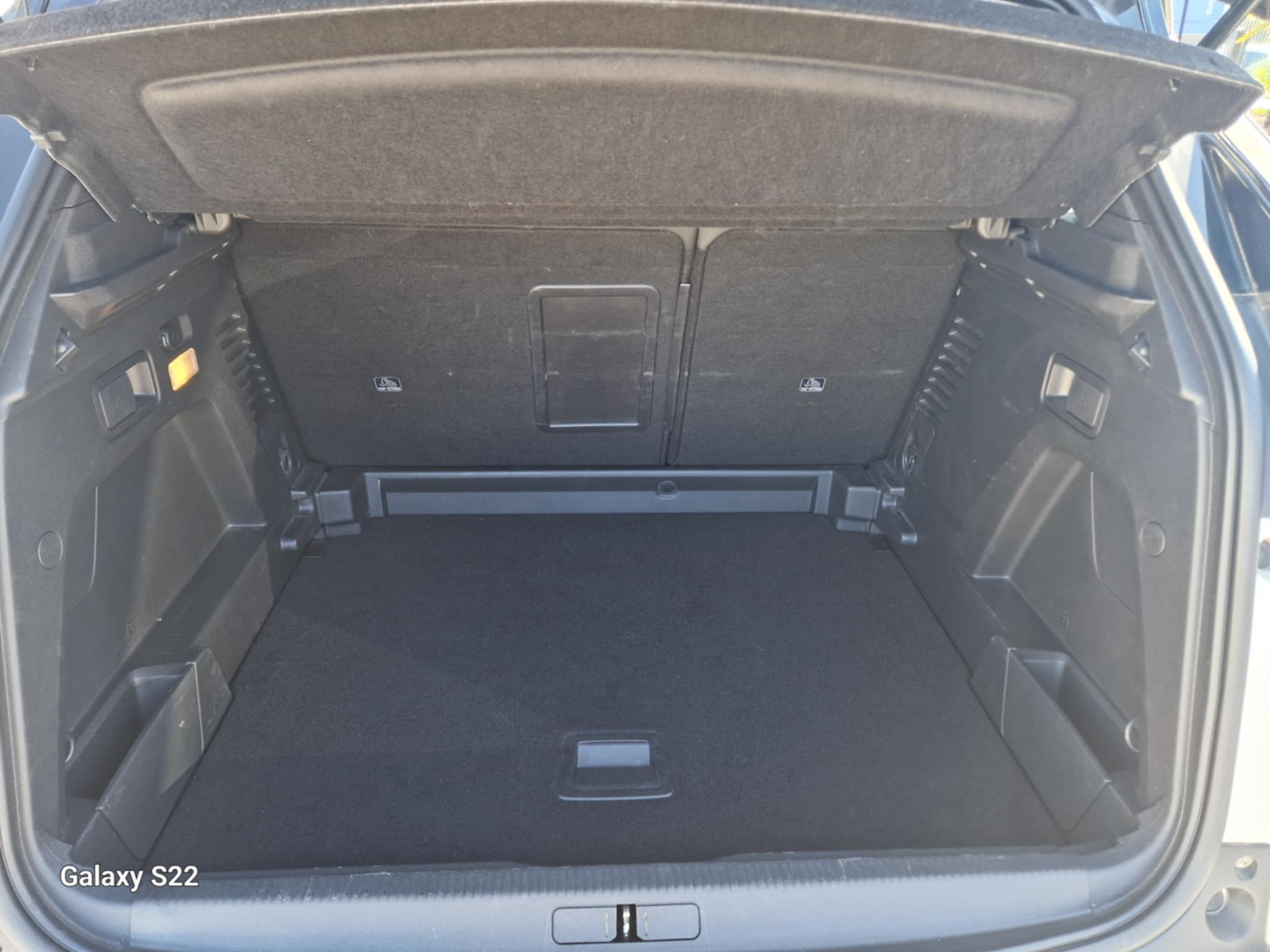 PEUGEOT 3008 BlueHDI 130 EAT8 S&S Allure Pack