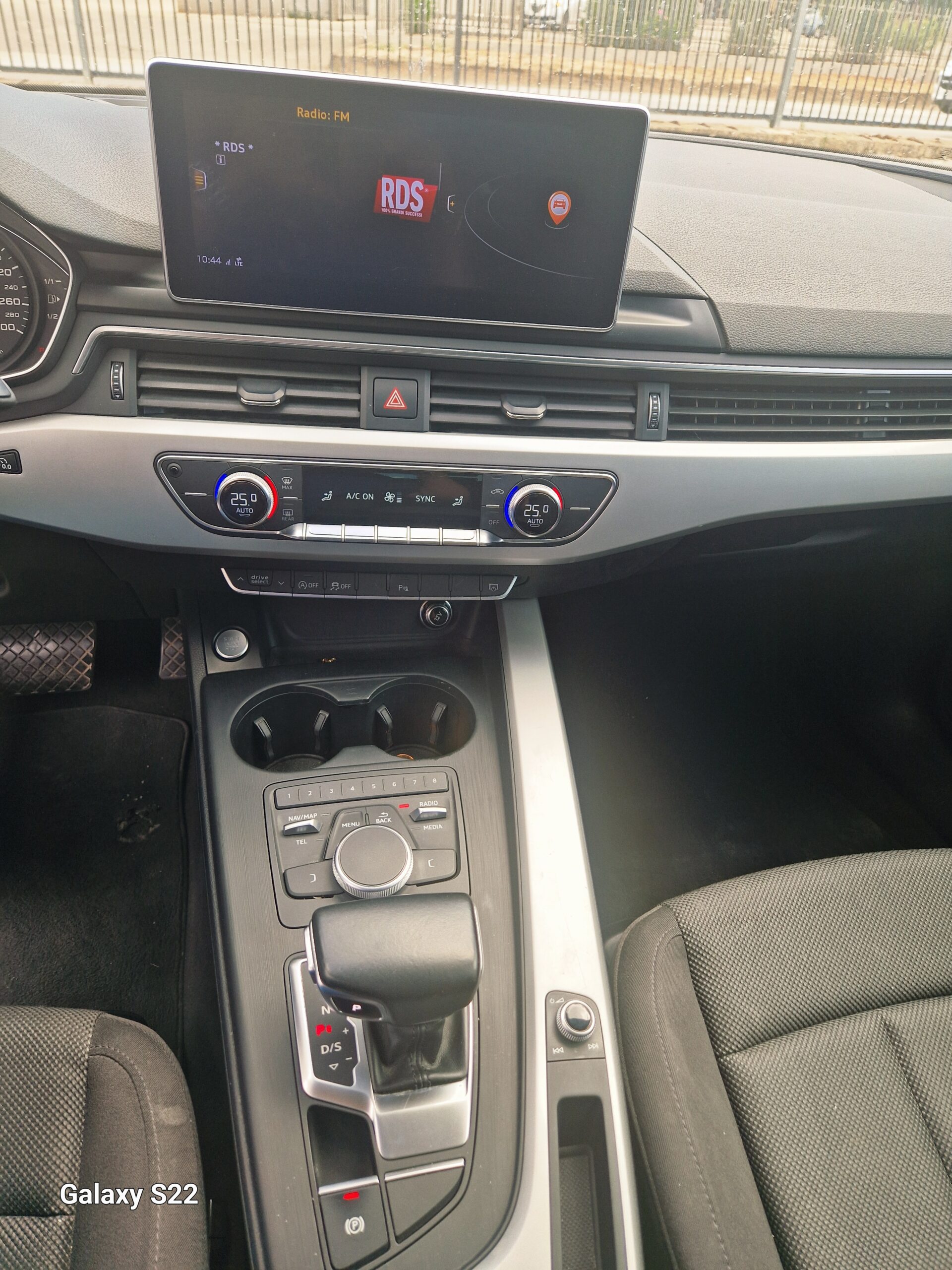 AUDI A4 AVANT 35 TDI S TRONIC